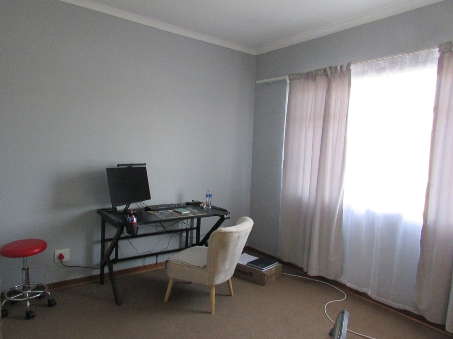 2 Bedroom Property for Sale in Pellissier Free State